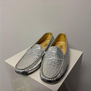 Elegant Silver Embossed Loafers